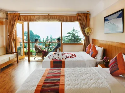 Chambre Familiale avec vue sur la montagne — Sapa Panorama Hotel